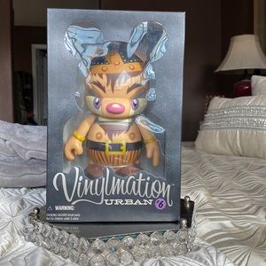 Disney Vinylmation 9 in Collectible Figurines
